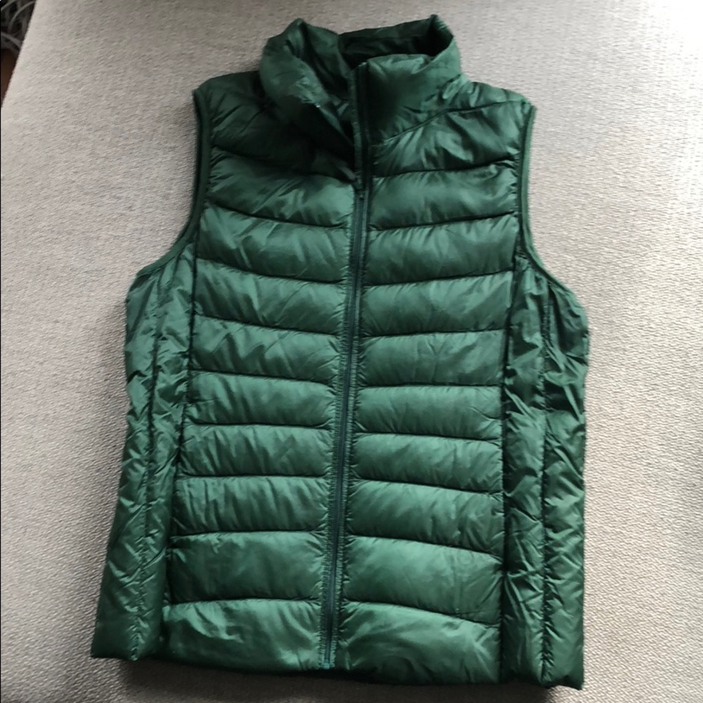 Uniqlo Women’s Green Ultra Light Down Vest